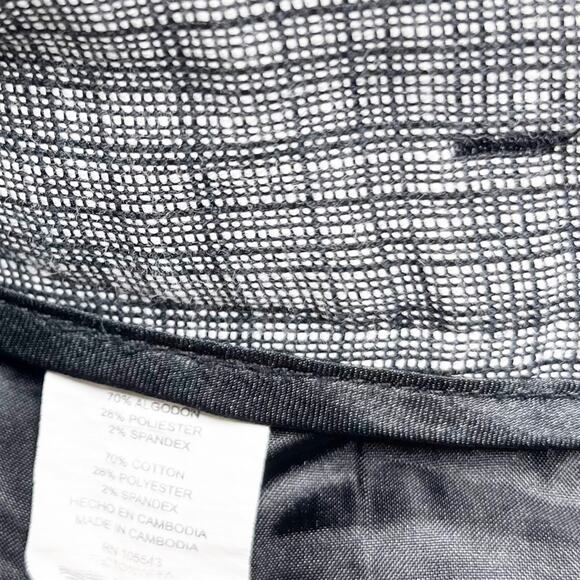 DAISY FUENTES Black & White Plaid Cuffed Shorts with Pockets size 6 - Picture 9 of 10